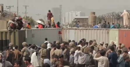 PRITISAK NA BIJELU KUĆU POSTAJE OGROMAN: Američki vojni dužnosnici dali Bidenu rok do kraja dana da odluči hoće li produžiti evakuaciju, Talibani ipak upozoravaju da je 31. august za njih "crvena linija"