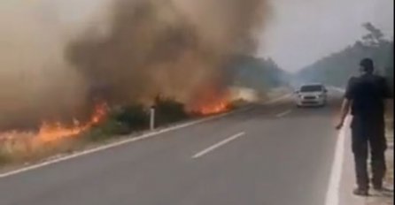 Požarna linija duga pet kilometara: Vatrena stihija je ogromna, objavljen snimak iz Trebinja