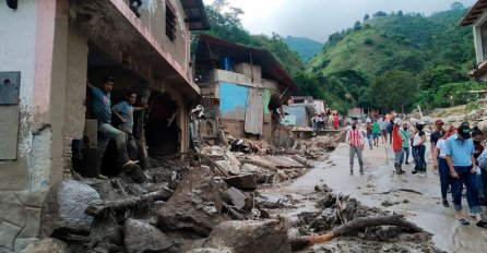 Poplava odnijela najmanje 20 života: Uništeno više od 1.200 kuća, 17 ljudi nestalo u Venecueli