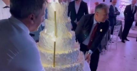 EVO ZAŠTO JE SVADBENA TORTA SINOĆ BILA SPEKTAKL VEČERI: Bijela torta sa pet spratova, objavljen snimak (VIDEO)
