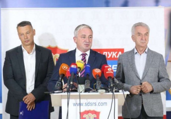 Borenović: Dodik očigledno sa SDA i HDZ pokušava otvoriti novu političku krizu