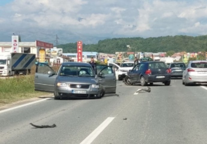 Žestok sudar automobila u Vitezu