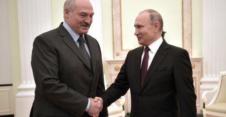 U BJELORUSIJU STIŽE VELIKA KOLIČINA RUSKOG NAORUŽANJA, LUKAŠENKO PORUČIO: "Možda dolazi i S-400, on nam sad jako treba..."