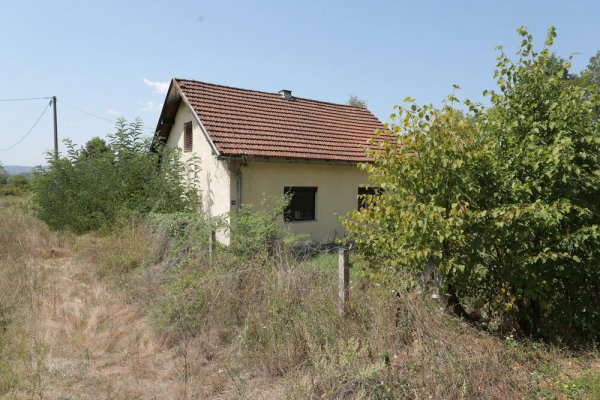 2695693-hema7482-indirina-napustena-kuca-ff