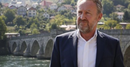 SDA: Glasat ćemo protiv Podžićeve smjene