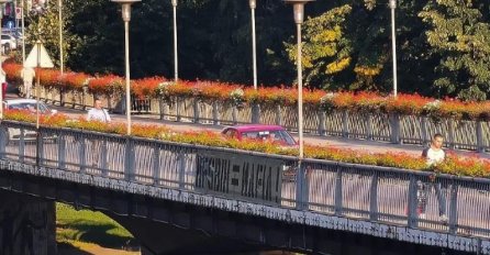 U Zenici osvanuo transparent sa oštrom porukom Nogometnom savezu BiH