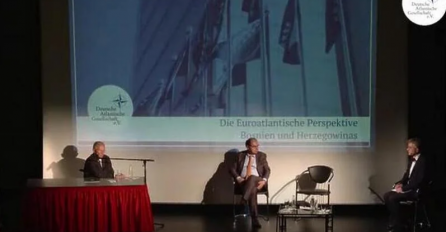 Izjave o BiH na Schmidtovom skupu u Njemačkoj: Muslimansko ostrvo sa konfliktnim potencijalom i šta su to "Bošnjaci nacionalisti napravili od Srebrenice"