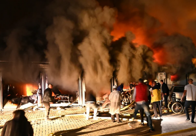 Najmanje deset ljudi poginulo u požaru koji je zahvatio Covid bolnicu u Tetovu