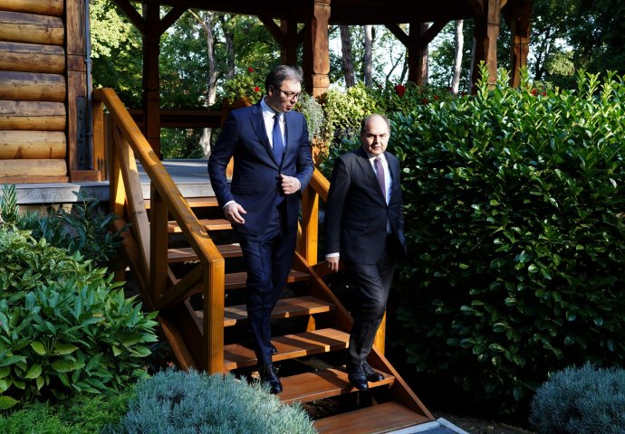 Oglasio se Vučić nakon sastanka sa Schmidtom: Otkriveno o čemu su razgovarali, "Od Schmidta očekujemo nepristrasan pristup"