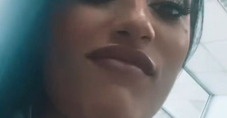 PRESTANI DA ME UDARAŠ! Evo šta se dešavalo u stanu Darka Lazića i Barbare: PJEVAČ BIJESAN KAO RIS, a sve mu ona kriva 