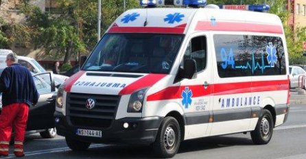 Povrijeđene 3 djevojke (19) i muškarac: Teška saobraćajna nesreća u Novom Sadu