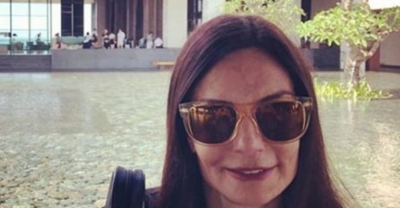 ZA NEPOVJEROVATI! IMA 71. GODINU A ŠETA U MINI SUKNJAMA: Izbacila samo jednu namirnicu, NAJZGODNIJA BAKA IKAD (FOTO)