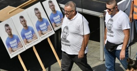 Počeo protest za Dženana Memića, veliki broj građana u centru Sarajeva