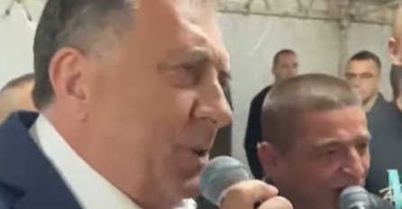 Dodik se ponovo uhvatio mikrofona, pa zapjevao u duetu s Bajom Malim Knindžom