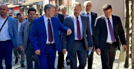 Izetbegović: Nacionalističke politike su u defanzivi, blokade su njihov odgovor na pomake u korist BiH