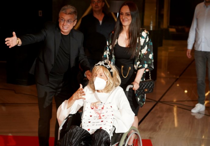 Slika sa Marininog posljednjeg izlaska u javnost: Stigla u invalidskim kolicima, ali je i tada bila prava dama