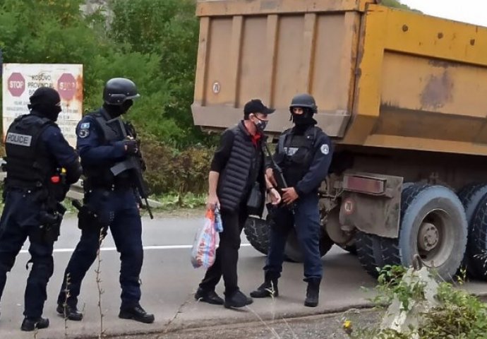 Blokirani granični prijelazi na sjeveru Kosova, Srbi traže da Vučić hitno reagira