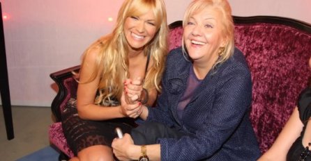 SVU BOL MARINA JE UTKALA U OVU PJESMU: Pjevačica grca u suzama svaki put kad je pjeva, OGASILA SE NAKON NJENE SMRTI