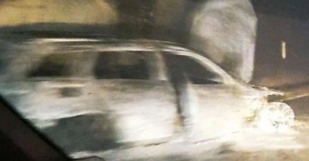 Navijači presreli automobil sudije Topalovića i zapalili ga bakljama nakon utakmice u Mostaru