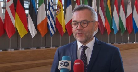 Njemačka i druge EU članice podržale Francusku u sporu s Washingtonom, iz Berlina poručuju kako se "izgubljeno povjerenje mora ponovno izgraditi"