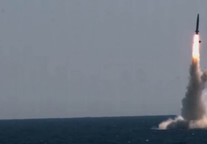 SJEVERNA KOREJA KOMENTIRA LANSIRANJE JUŽNOKOREJSKE RAKETE S PODMORNICE: "Izgleda nespretno, rudimentarno, infantilno... ako je to uopće prava SLBM raketa"