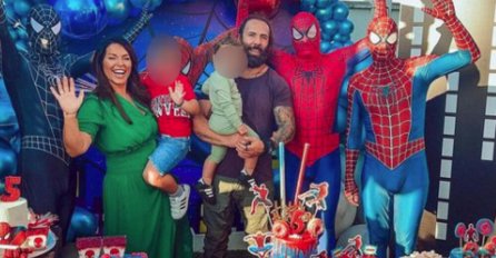 ZAVIRITE NA LUKSUZNU PROSLAVU ROĐENDANA SINA SEKE ALEKSIĆ: 6 torti, ANIMATORI,  a tek da vidite dvorište- PRAVA BAJKA