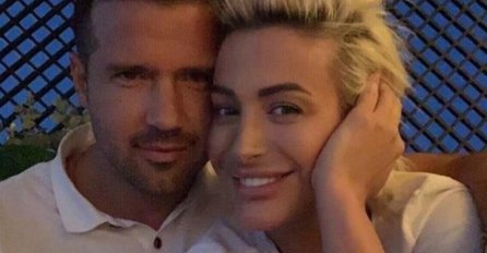 DUŠICA JAKOVLJEVIĆ RASKINULA SA DEČKOM, A TEK DA ČUJETE RAZLOG: Voditeljica ne krije tugu, OGLASILA SE POTRESNOM PORUKOM