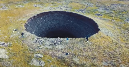 MJEŠTANI OVU RUPU ZOVU VRATA PAKLA: Naučnici se spustili u jamu koju od straha izbjegavaju mještani, OTKRIVENA TAJNA, EVO ŠTA JE UNUTRA