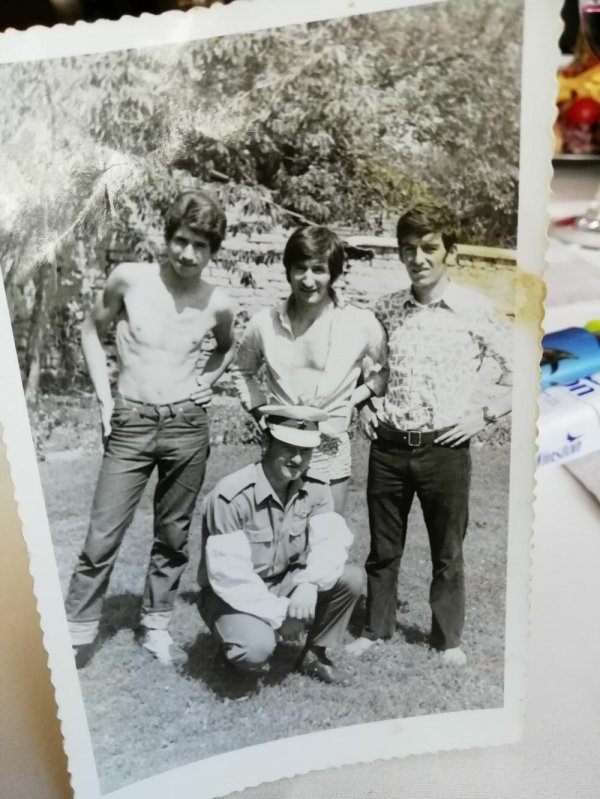 2650129-sa-saobracajcem-za-af-ff