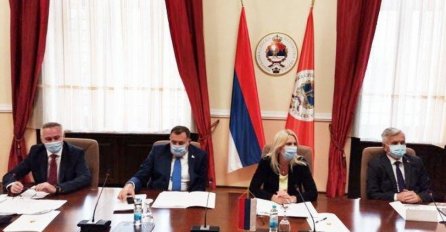 Počeo je sastanak koji je sazvala predsjednica RS Željka Cvijanović: Dodik vodi kolonu, ali nešto nije po njihovoj volji