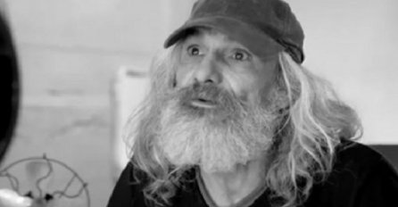 25 godina je bio beskućnik, a onda je konačno otišao frizeru: NIKO NIJE MOGAO VJEROVATI DA SE ISPOD BRADE I KOSE KRIJE OVO LICE, kakvo iznenađenje (VIDEO)