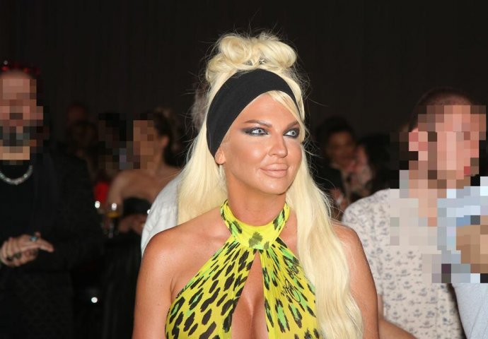 OVO JE BRAT JELENE KARLEUŠE, POJAVIO SE U NJENOM SPOTU, PA NESTAO IZ JAVNOSTI: Žene su bile lude za njim, EVO KAKO IZGLEDA DANAS