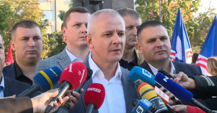 Protestni skup SNSD-a u Bijeljini: Večeras je početak promjena