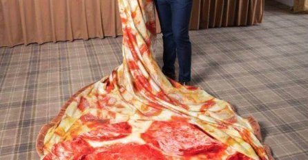 NAJGORA VJENČANICA U HISTORIJI, LJUDI PLAČU OD SMIJEHA: Vidite li DETALJ koji je sve zaprepastio?