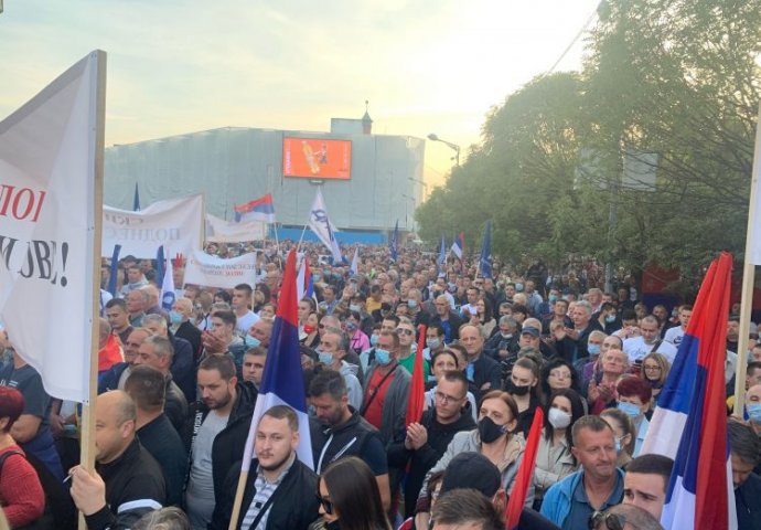 Završeni protesti u Banjoj Luci: Opozicija poručila Dodiku da je gori od lopova