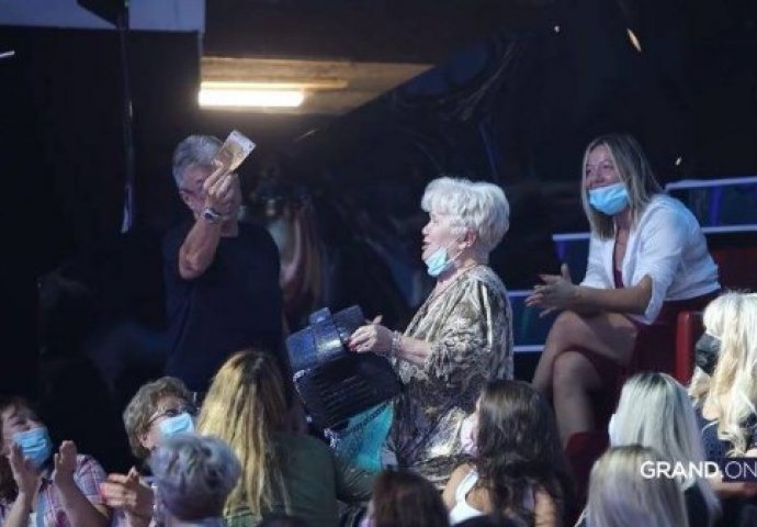 HIT SCENA IZ ZVEZDE GRANDA, LETE EURI PO PUBLICI: Novka dobila tašnu od Cece, a sada je NAPUNILA LOVOM (VIDEO)