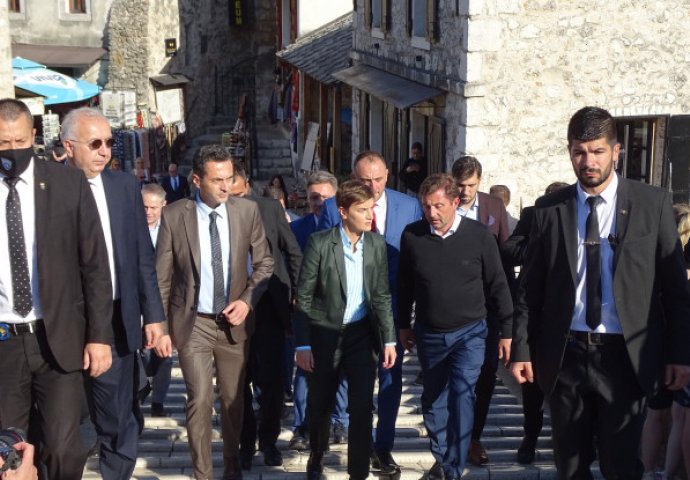 ANA BRNABIĆ U MOSTARU: Oduševljena skokom sa Starog mosta