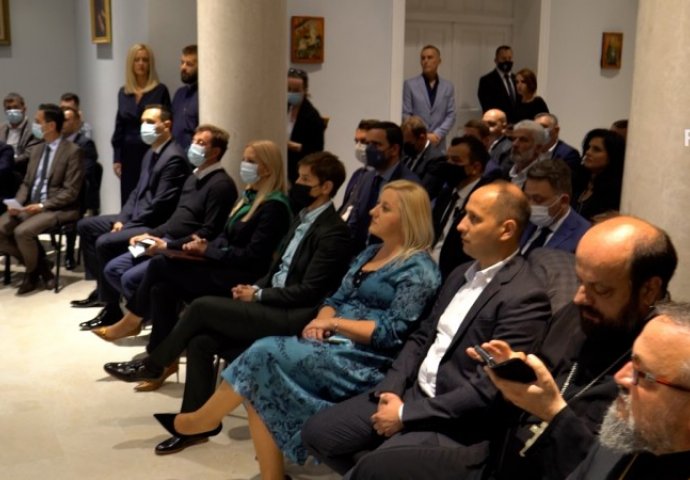 Premijerka Srbije Ana Brnabić otvorila  Šantićeve večeri poezije