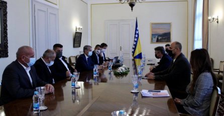Predsjednici skupština općina iz RS u Sarajevu s liderima probosanskih stranaka