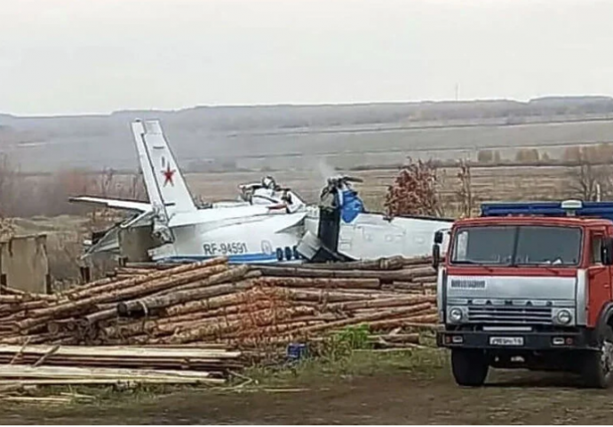 Srušio se avion sa padobrancima u Rusiji, poginulo 19 osoba