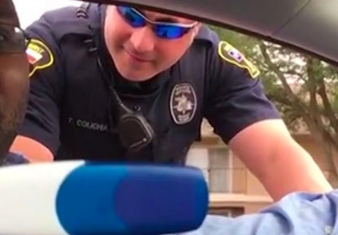 Policajac je zaustavio čovjeka jer nije imao sjedalicu za bebu: Rekao mu je da on nema djecu, a onda se okrenuo prema svojoj ženi I UGLEDAO OVO U NJENIM RUKAMA