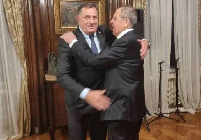 Dodik stigao na radnu večeru s Lavrovom, ovaj put bez poklona - ikone