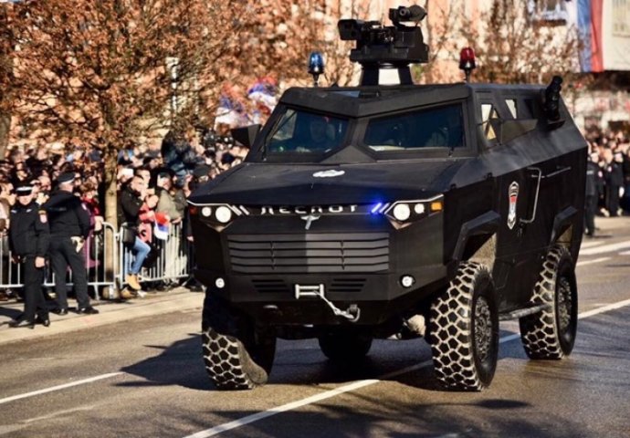 TREBAMO LI BITI ZABRINUTI: Žandarmerija RS-a se s oklopnim vozilima "Despot" osposobljava za vojno djelovanje