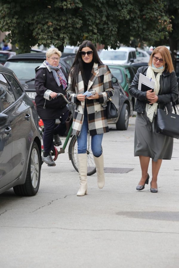 marina-gagic-foto-nikola-tomic03copy2304x3456-830x0