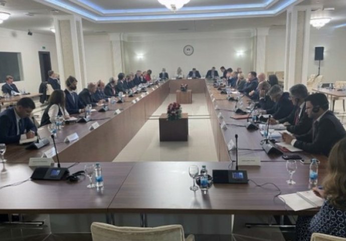 DEBAKL MILORADA DODIKA: Pozvao 28 ambasadora na sastanak, EVO KOLIKO IH SE POJAVILO