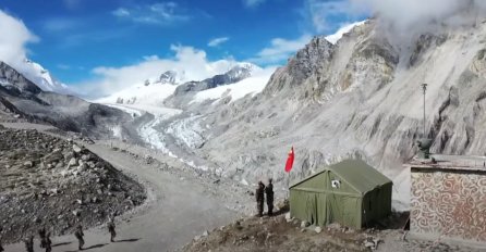 PONOVNO KUHA SUKOB "NA VRHU SVIJETA": Indija i Kina gomilaju trupe na Himalajama, stižu informacije o okršajima, zarobljavanju vojnika...