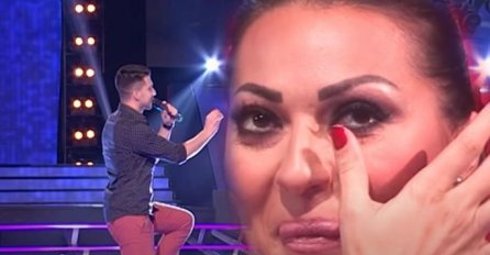 KLEKNUO NA BINU I OTVORIO PRSTEN PRED MILIONIMA: Vjeridba na SNIMANJU emisije, suze radosnice - REKLA JE DA  (FOTO)