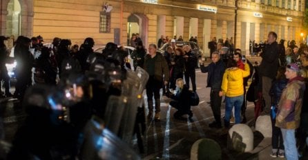 Više hiljada demonstranata na ulicama Ljubljane: Protestuju protiv epidemioloških mjera vlade Janeza Janše