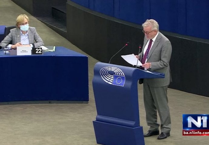 Zastupnik u EP: Moramo iskoristiti utjecaj da se vodstvo RS dovede pameti