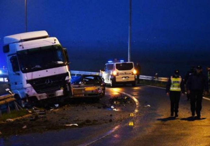 Bh. državljanin u Hrvatskoj kamionom se zabio u Renault: Poznati detalji nesreće u kojoj je poginula tročlana porodica iz Srbije